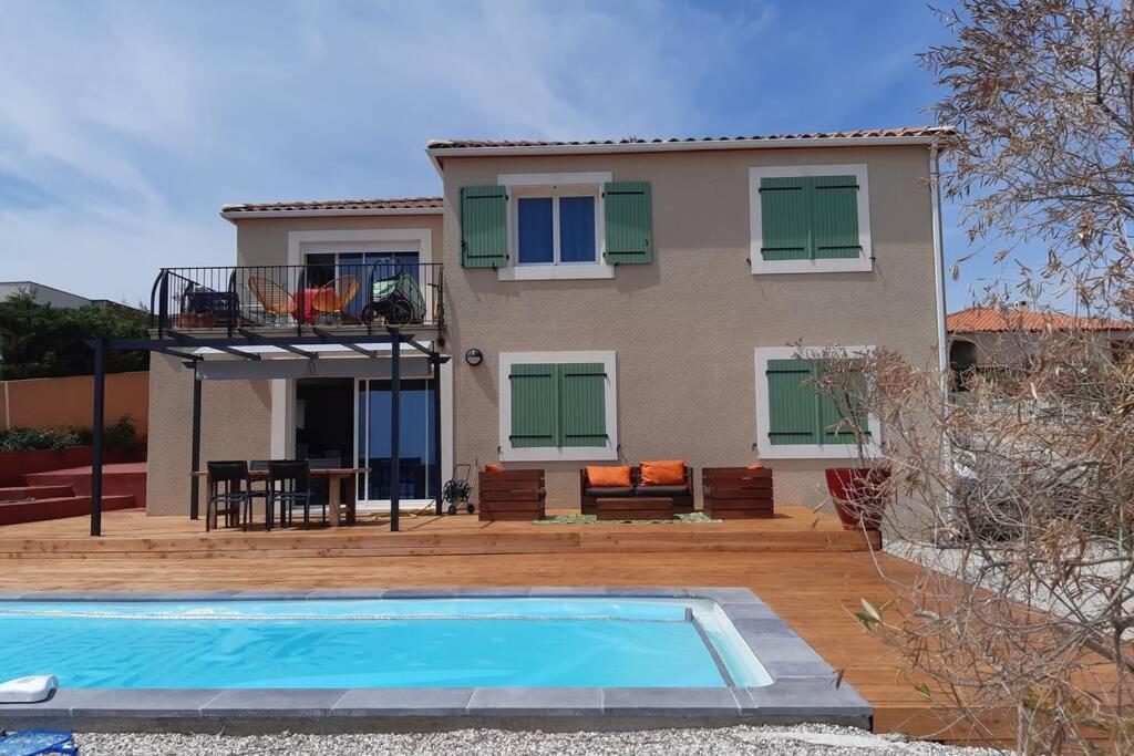 Maison Avec Vue Sur La Et Avec Piscine A Apartment